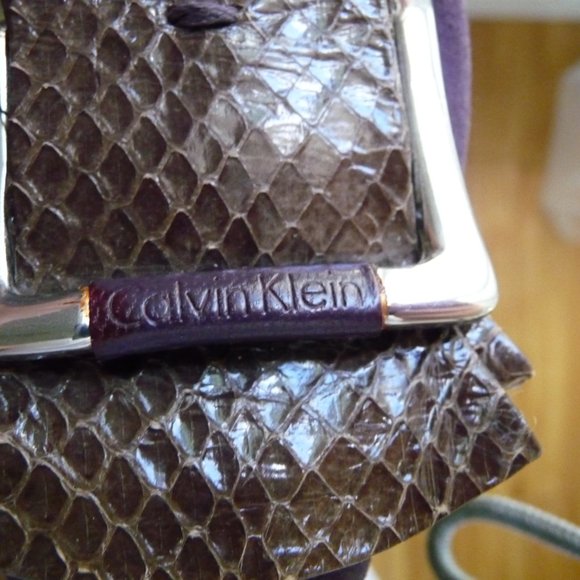 CALVIN KLEIN NEW WOMEN HIGH HEEL PURPLE PUMPS WITH BROWN REPTILE BOW SI… - Picture 3 of 5